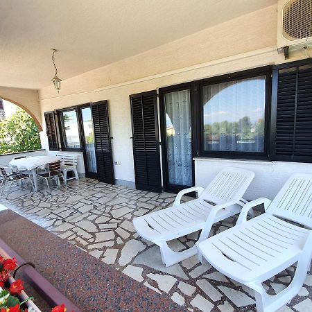 Apartmani Malinska Kültér fotó