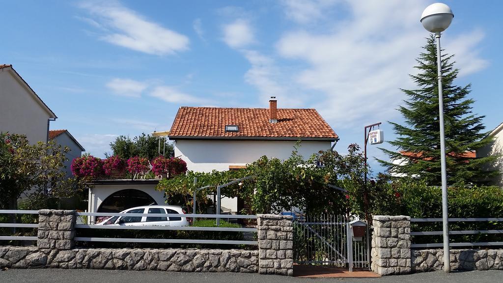 Apartmani Malinska Kültér fotó